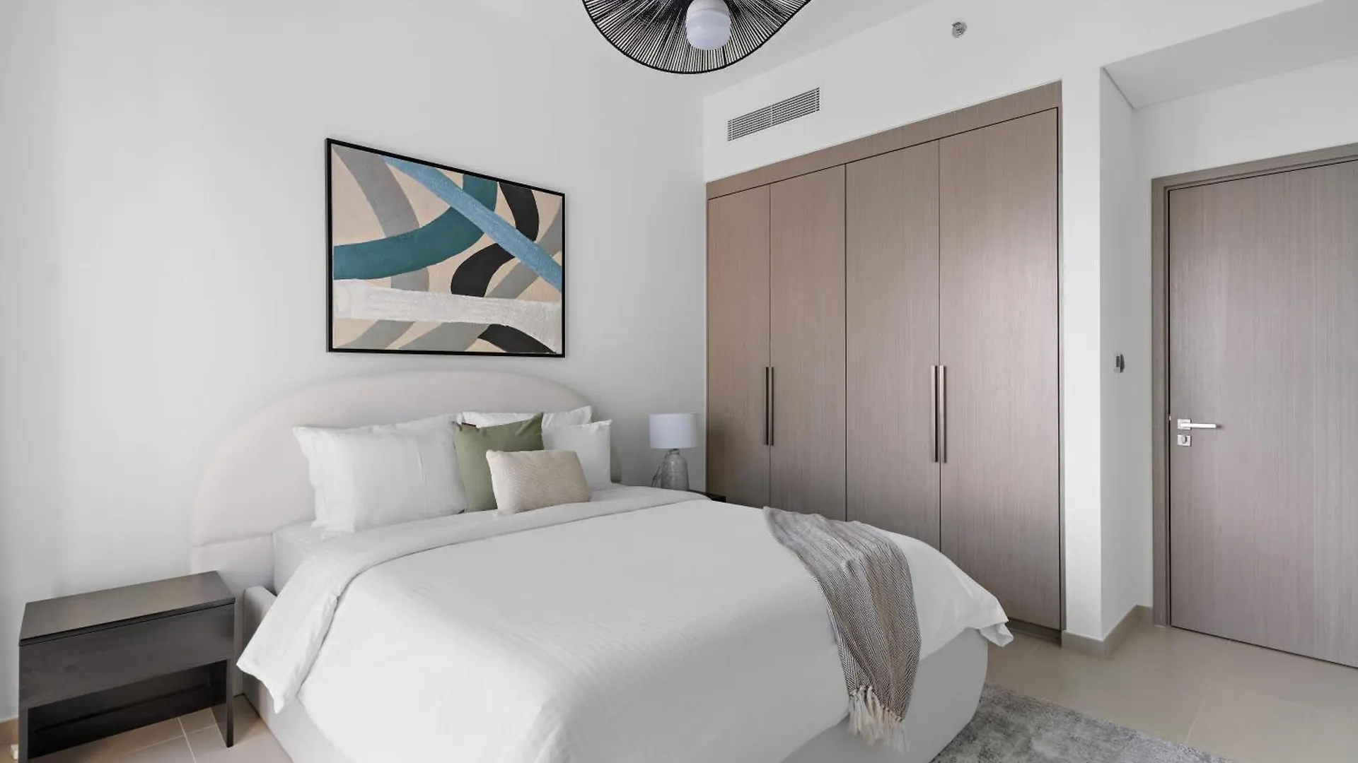 2Br High Floor Act I Act II Tower 1 Appartement Dubai