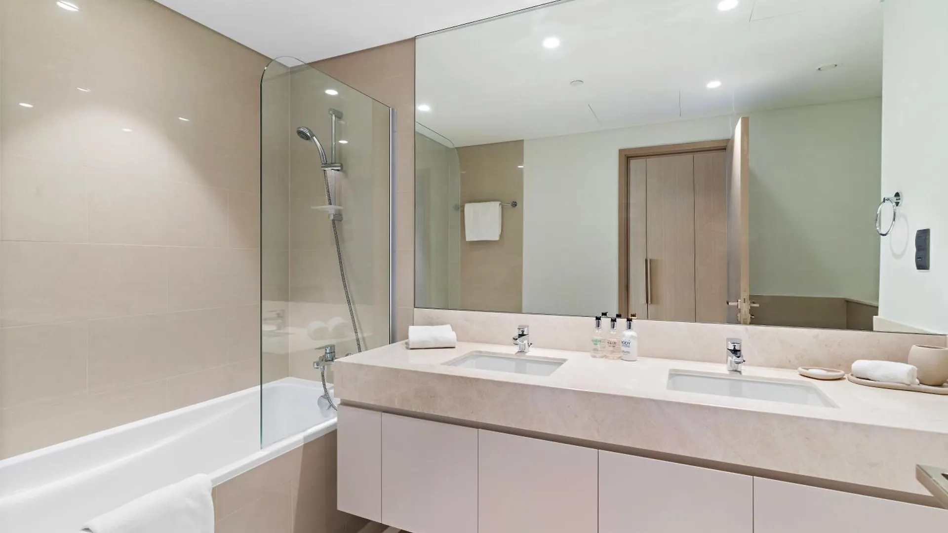 2Br High Floor Act I Act II Tower 1 Apartment Dubai